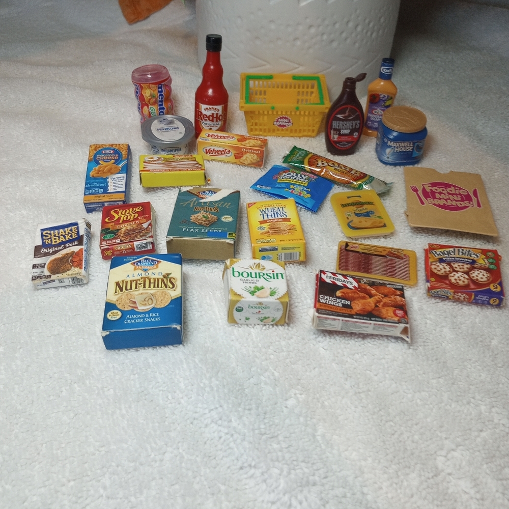 Zuru Mini Brands Foodie Lot Mixed Series Dollhouse Miniatures TGI Friday's Minis - Picture 2 of 7